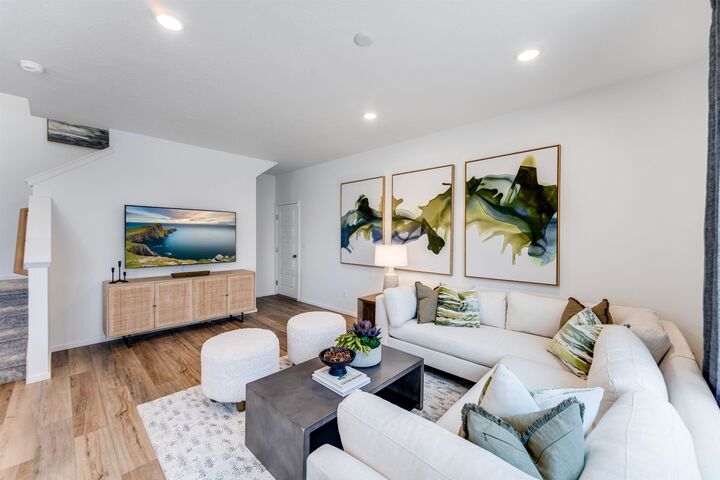 Property Photo: 24838 E Coopers Hawk Ln WA 99019