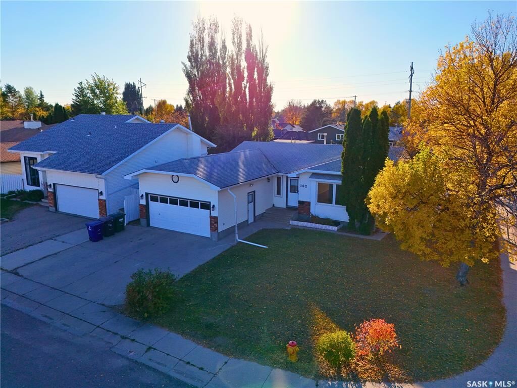 Photo de la propriété:  102 Bonli Crescent  SK S7N 3Z8