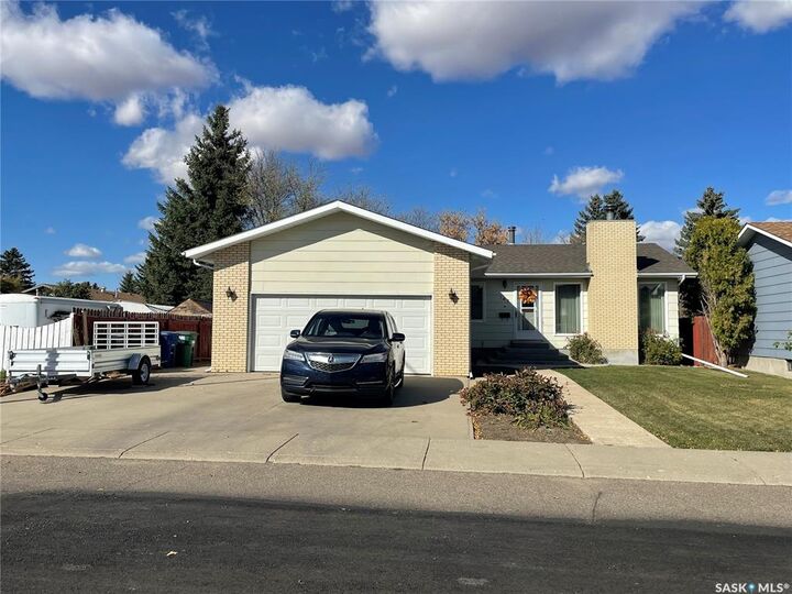 Property Photo:  147 Arrand Crescent  SK S7M 5A3 