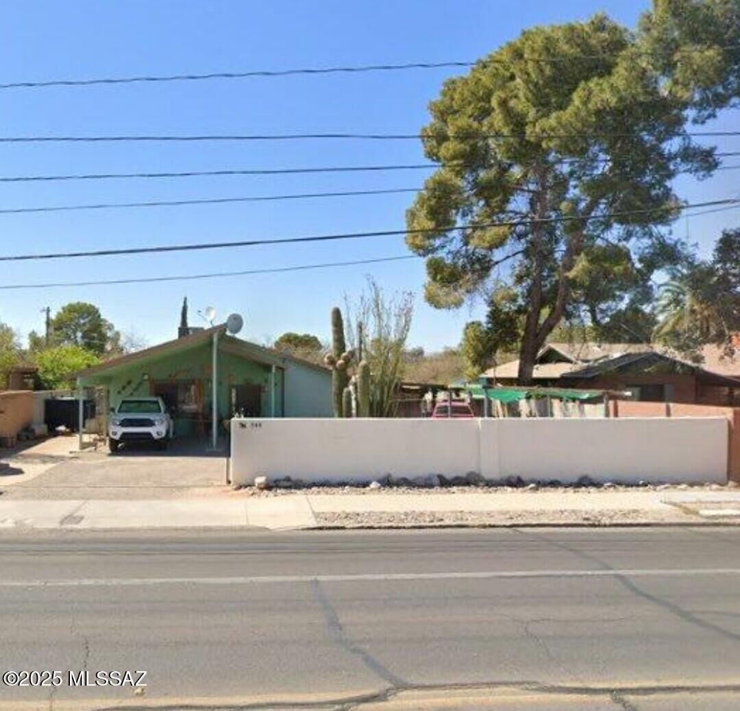 Property Photo:  548 S Country Club Road  AZ 85716 