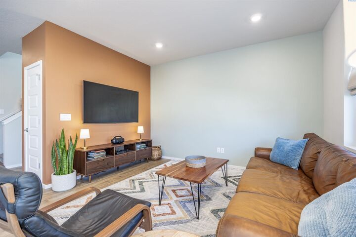 Property Photo: 10002 W 9th Place WA 99336