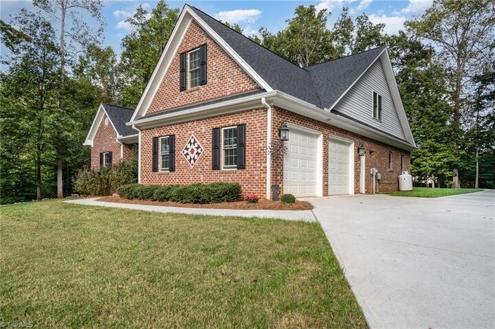 Property Photo:  125 Drayton Court  NC 27028 