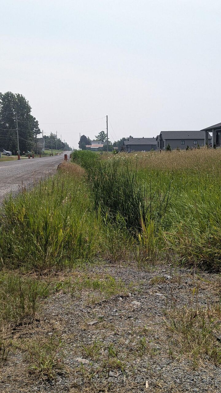 Property Photo:  3266 Sarsfield Road N  ON K0A 3E0 