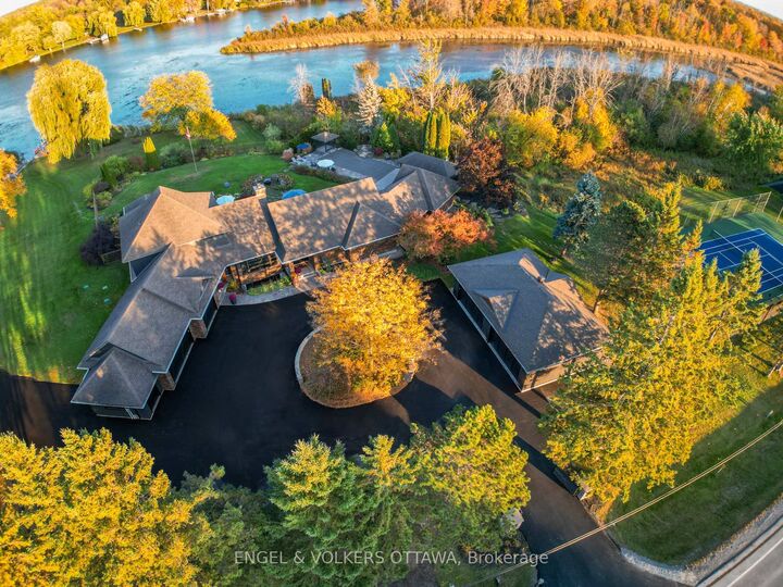 Photo de la propriété:  6351 Rideau Valley Drive N  ON K4M 1B3
