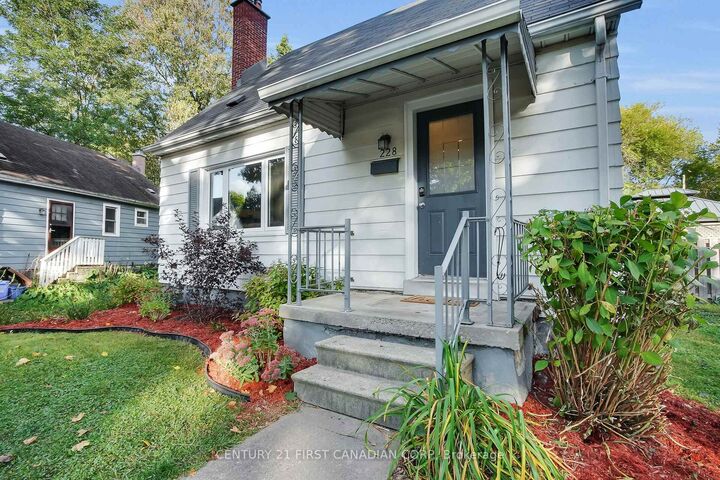 Property Photo: 228 Fellner Avenue ON N5W 4H5