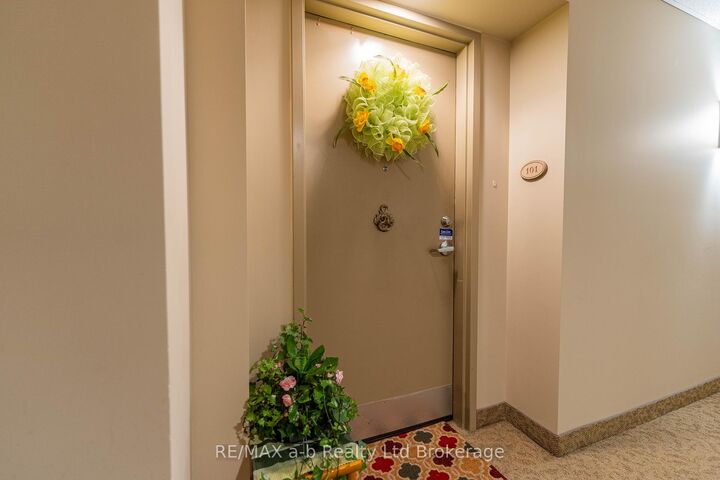 Property Photo: 80 Bridge Street E 101 ON N4G 1T2
