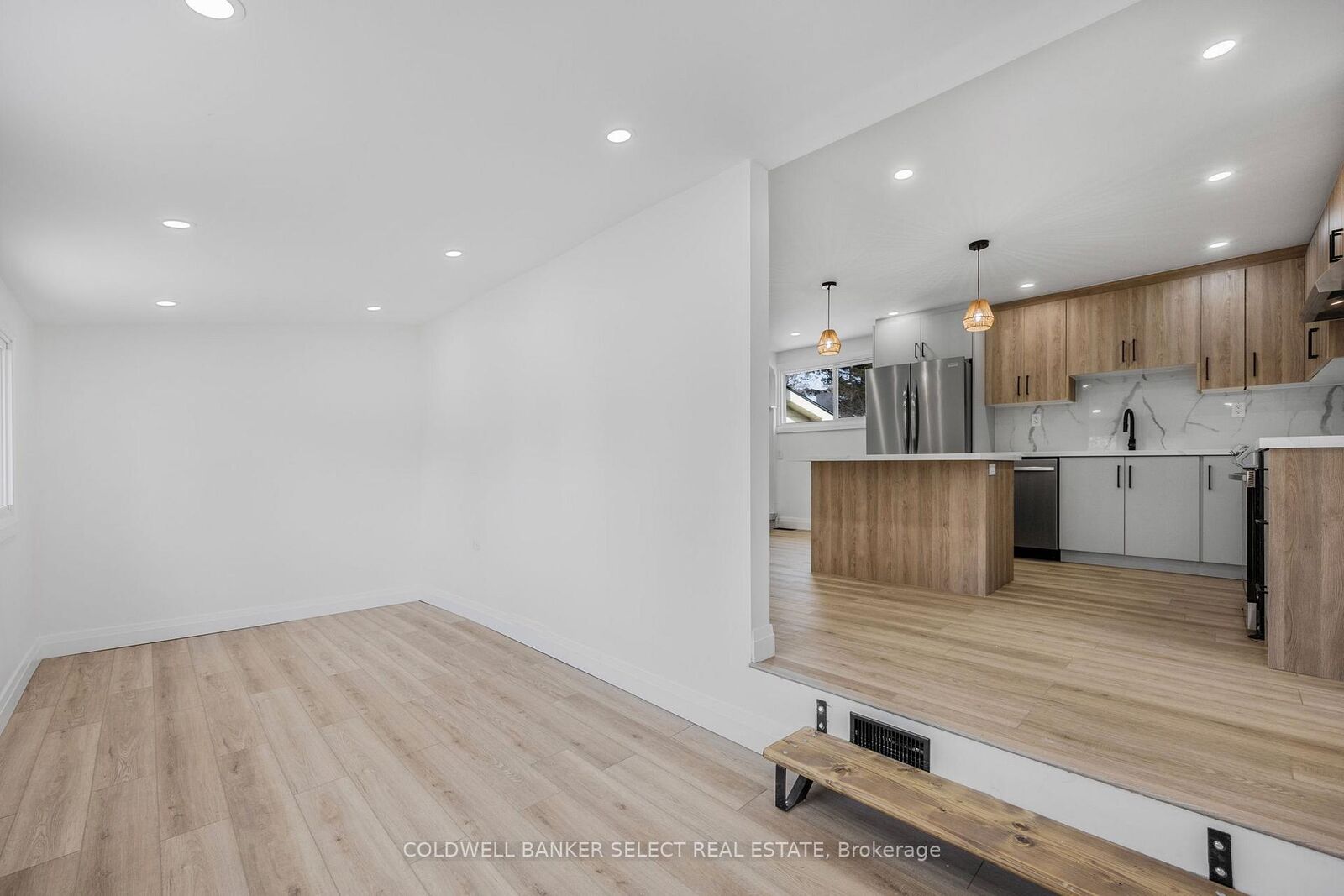 Property Photo: 338 Old Mosley Street Unit 2 ON L9Z 2H6