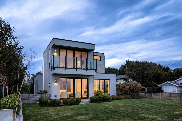 Property Photo:  430 St. Patrick St  BC V8S 4X3 