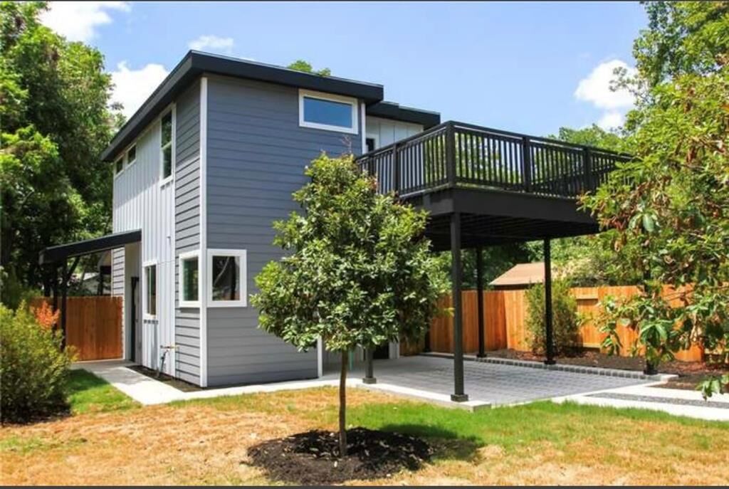 Property Photo:  4709 Prock Lane B  TX 78721 