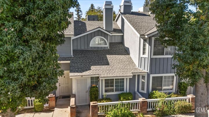 Property Photo: 2600 Brookside Drive 40 CA 93311