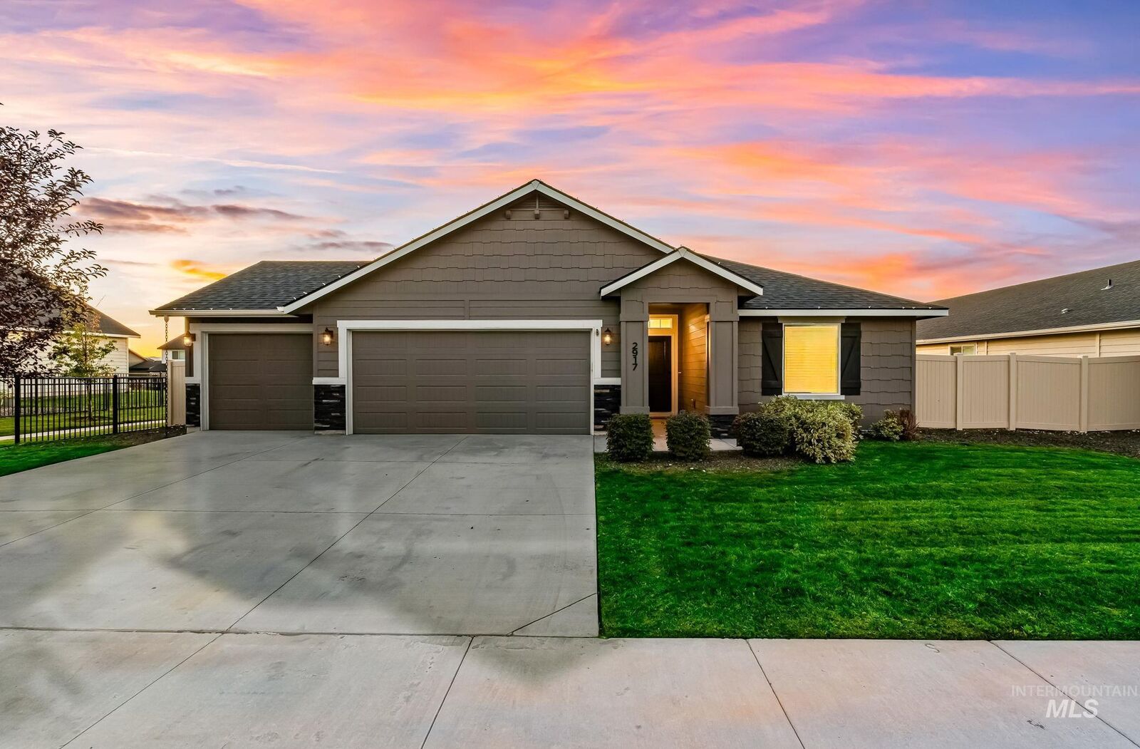 Property Photo:  2917 N Coral Falls Ave  ID 83634 