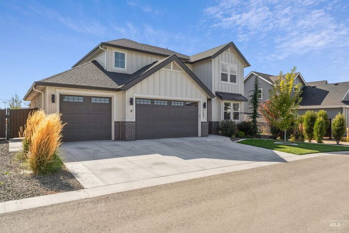 Property Photo: 2383 E Valensole St. ID 83642