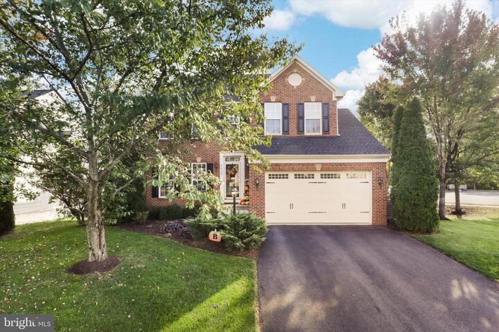 Property Photo: 41735 Experience Way VA 20105