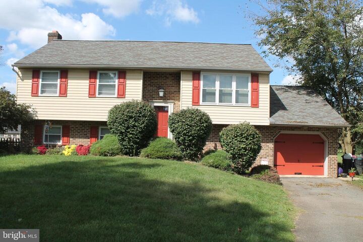 1612 English Brook Drive  Landisville PA 17538 photo