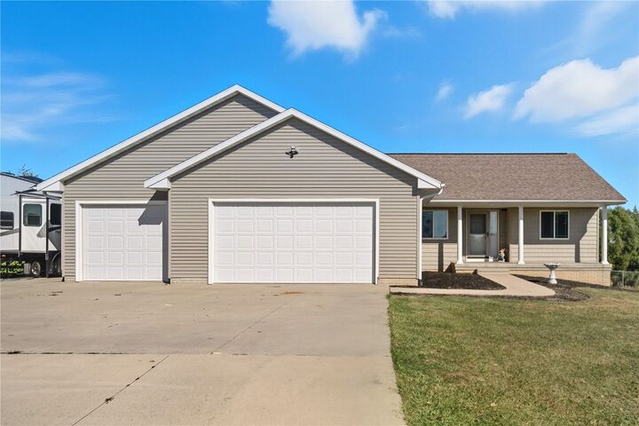 22980 105th St  Anamosa IA 52205 photo