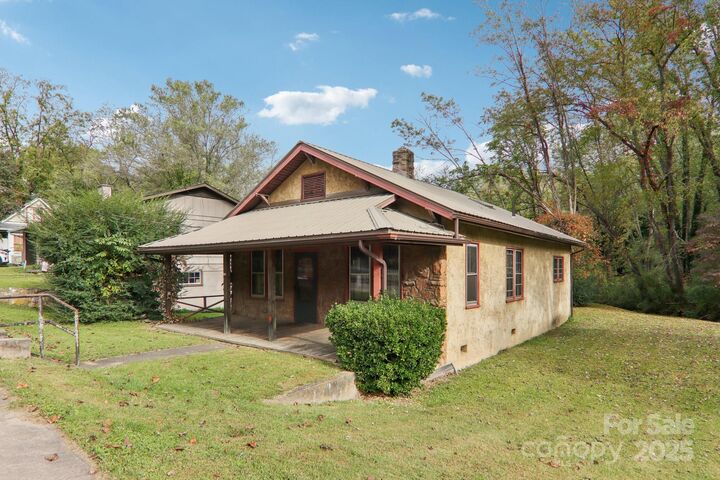 Property Photo:  169 East Street  NC 28786