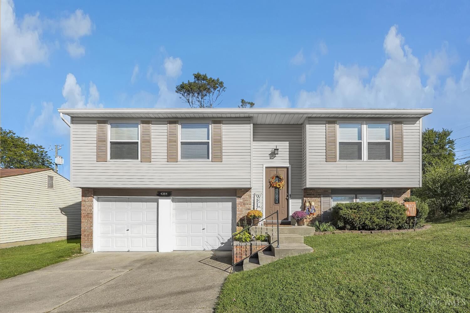 Property Photo:  4364 Champdale Ln  OH 45238 