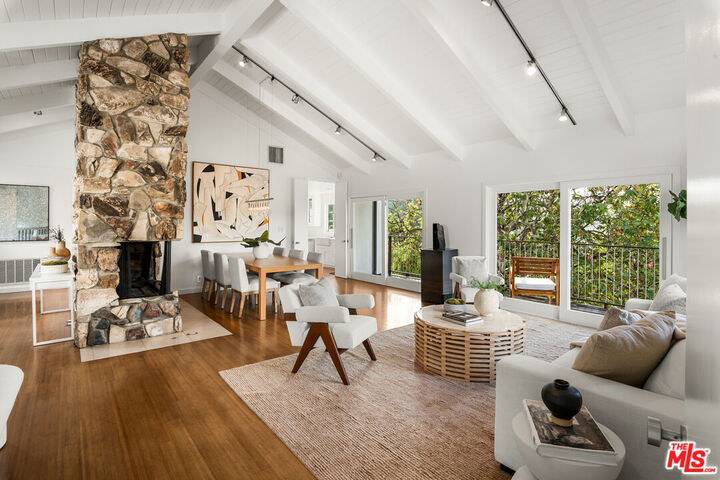 Property Photo:  2745 La Cuesta Dr  CA 90046 