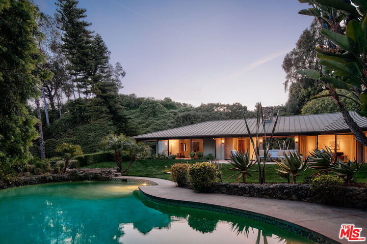 1117 N Beverly Dr  Beverly Hills CA 90210 photo