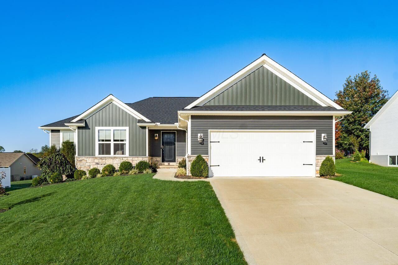 Property Photo:  2133 Ava Lane  OH 43055 