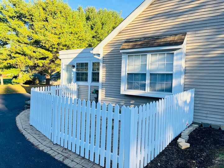 Property Photo: 863 Shelbourne Place OH 43055