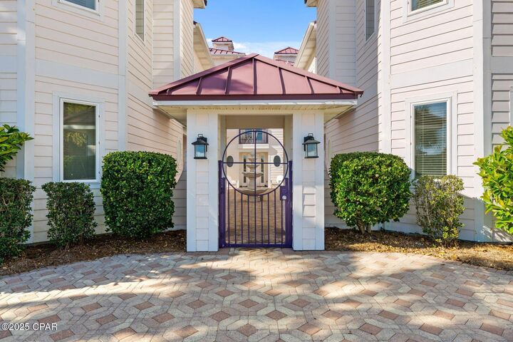 Property Photo: 129 12th Street FL 32413