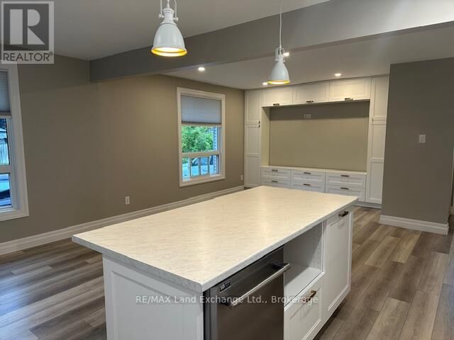 Property Photo:  511 Wales Drive #1  ON N0H 2C1