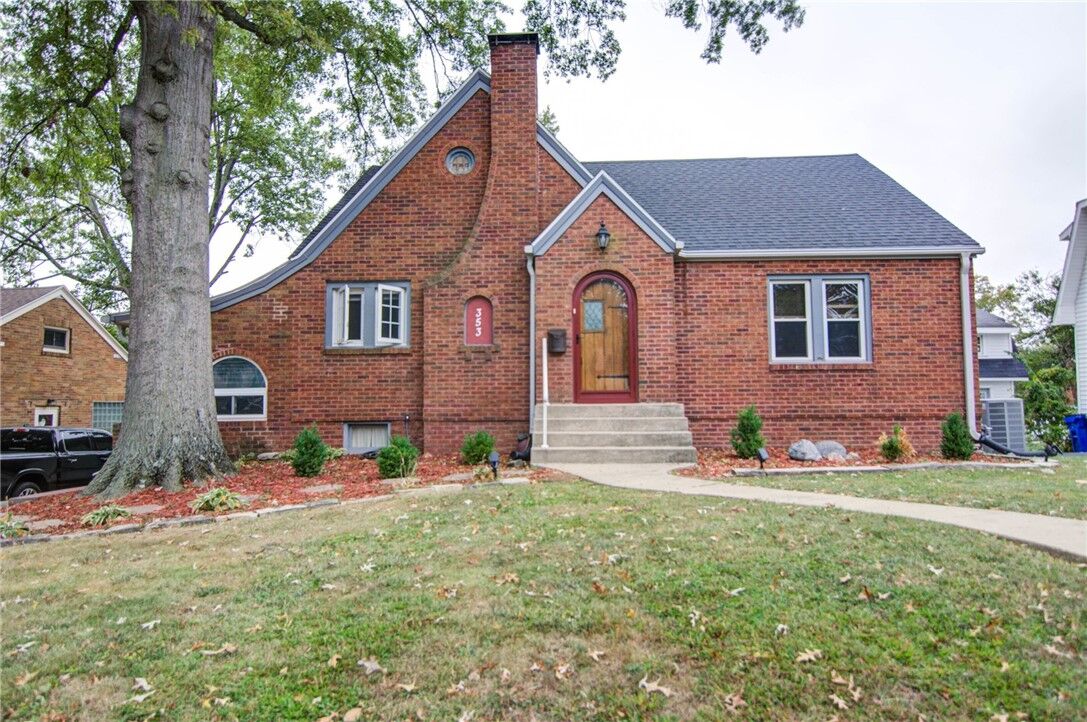 Property Photo: 353 S Linden Avenue IL 62522