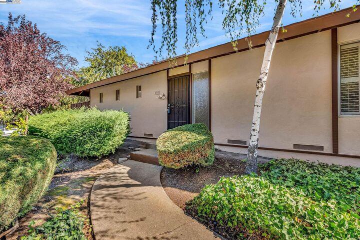 Property Photo:  335 Via Rosario  CA 94539 