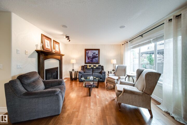 Property Photo: 722 Caine Boulevard SW AB T6W 0R4