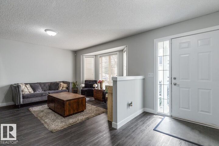 Property Photo: 3380 28A Avenue NW 31 AB T6T 1V4
