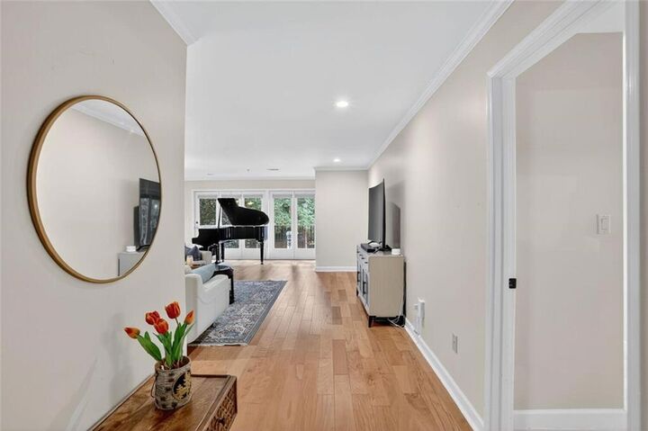 Property Photo:  3201 Lenox Road NE 13  GA 30324