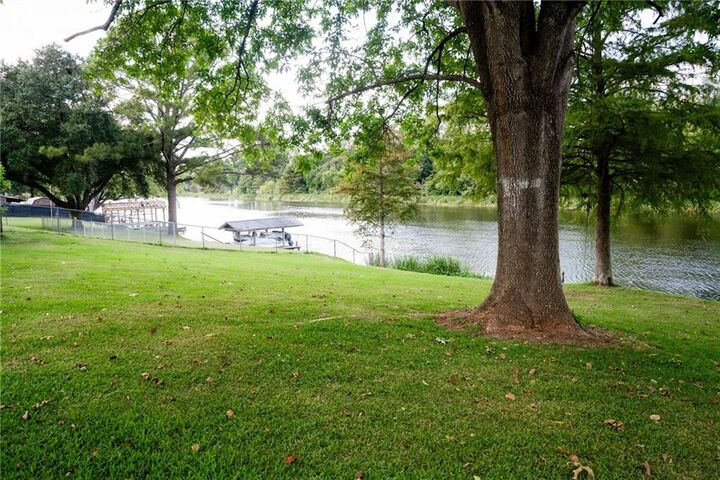 Property Photo: 244 Vienna Bend Drive LA 71457