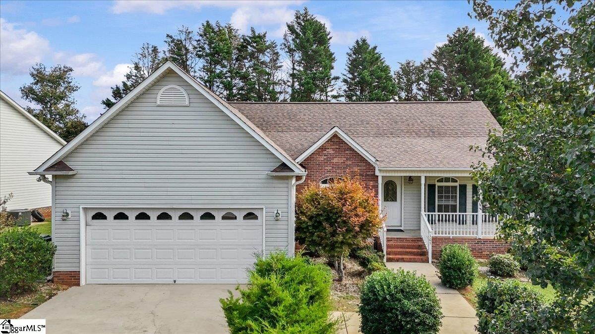 Property Photo: 105 Topaz Lane SC 29341