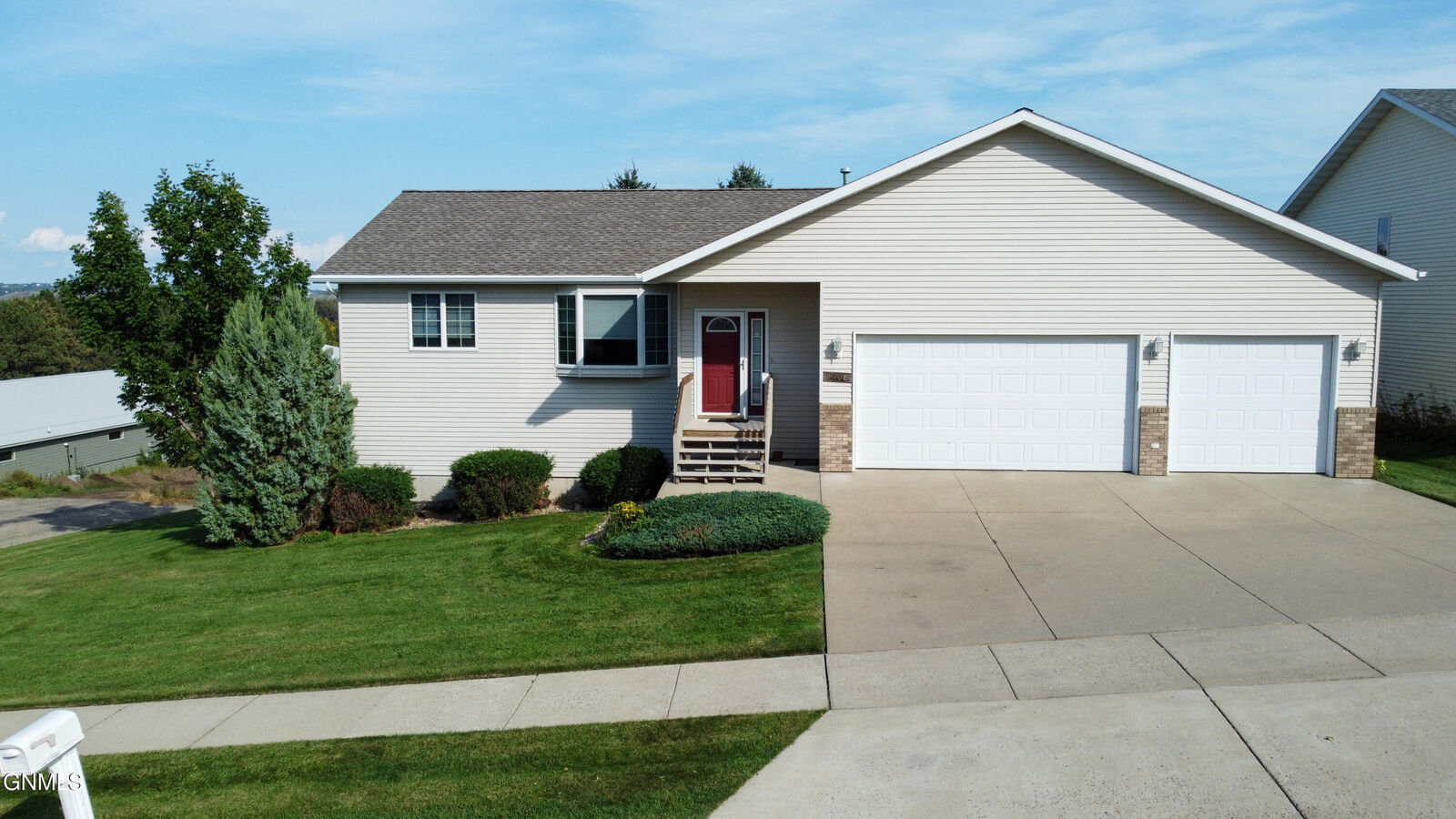 Property Photo: 1708 14th Avenue SE ND 58554