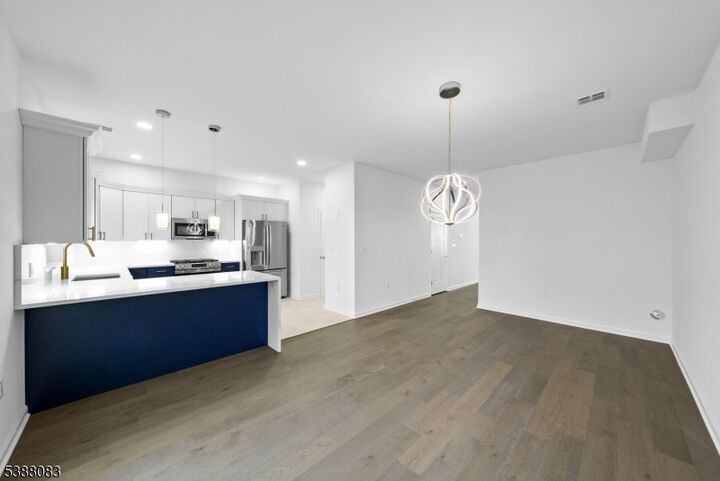 Property Photo: 410 Morris Pl NJ 07203