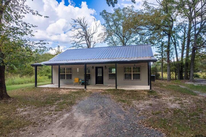 Property Photo:  625 NE County Road 2140  TX 75487