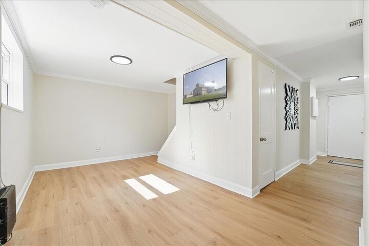 Property Photo: 12 Saddlewood Ct TX 07302
