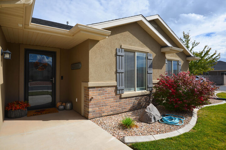 Property Photo: 1780 N Willow Lane UT 84721