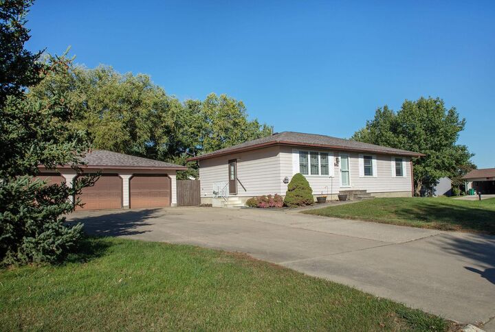 641 Amber Lane  Elk Run Heights IA 50707 photo
