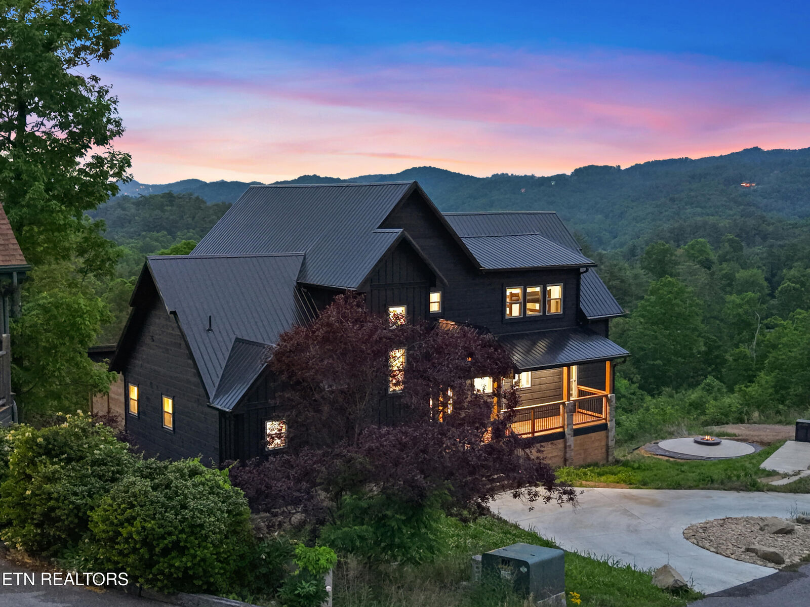 Property Photo: 2843 Cedar Falls Way TN 37862