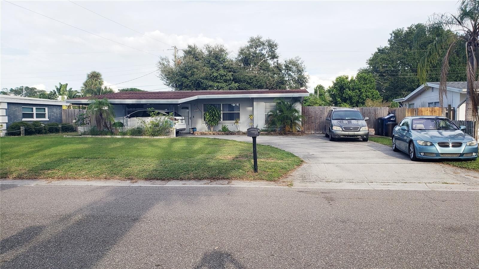 Property Photo: 5815 24th Street W FL 34207