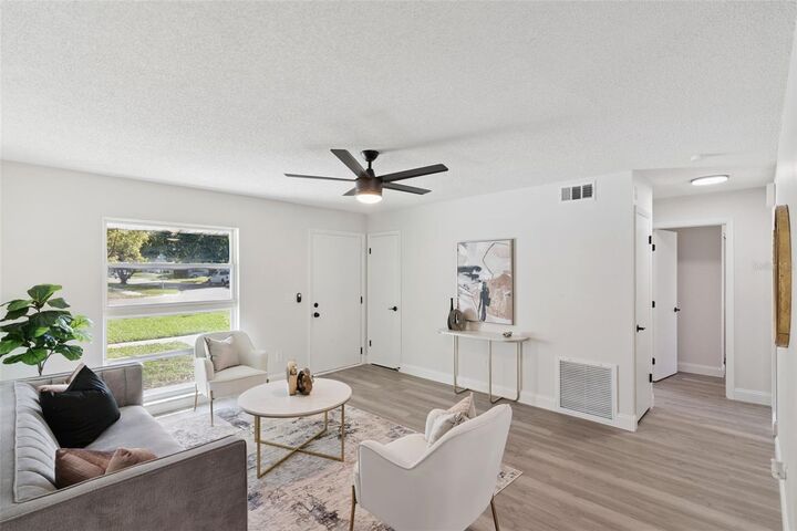 Property Photo: 5843 Hutton Drive FL 32808