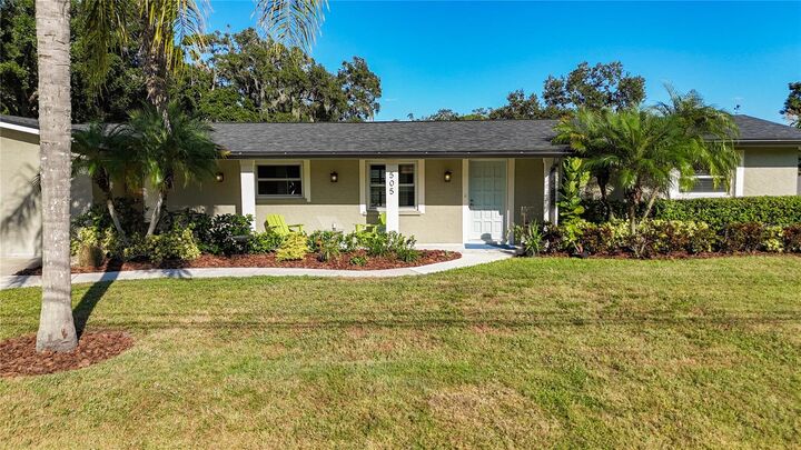 Property Photo: 505 E Lake Drive FL 34232