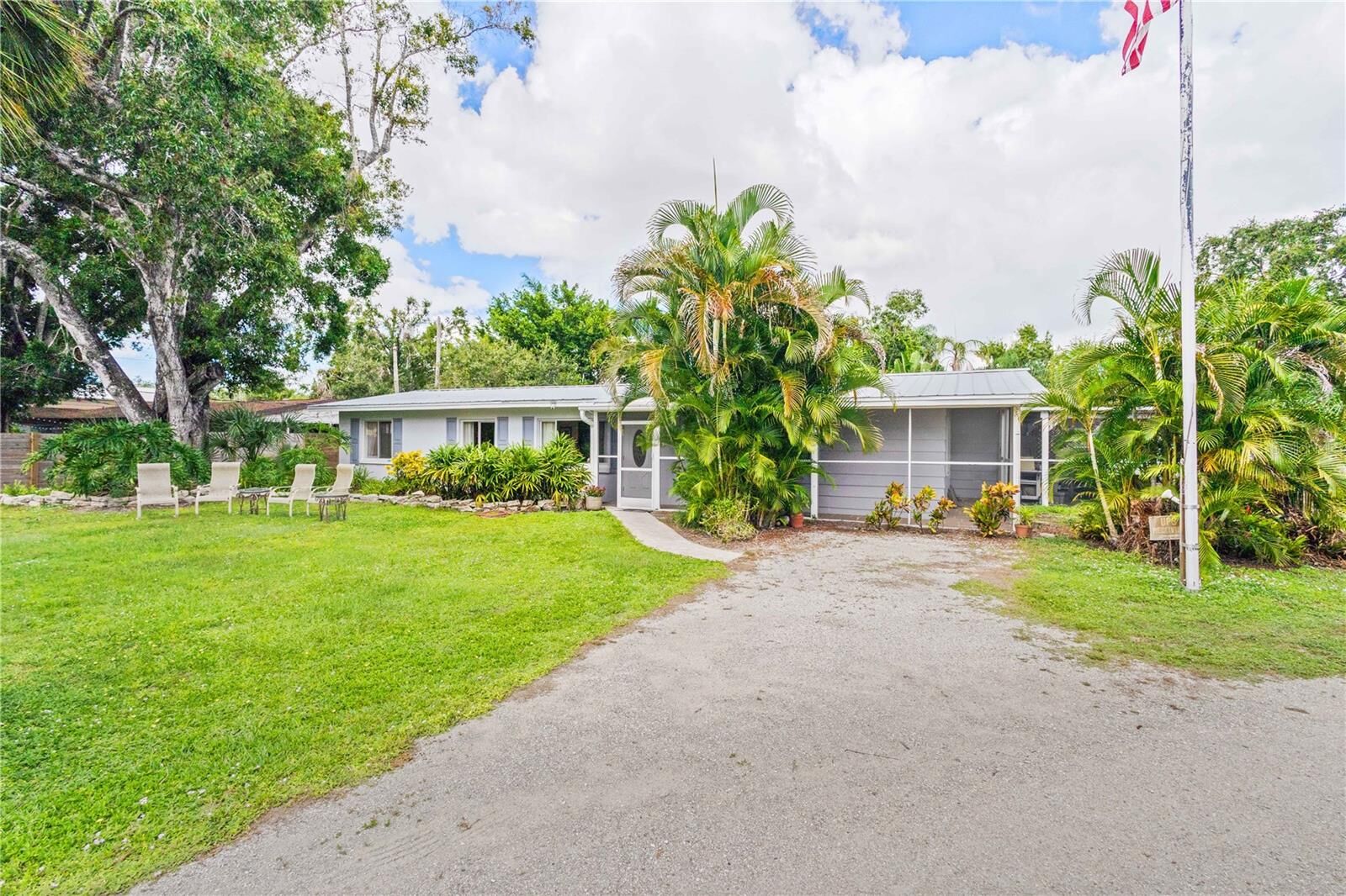 Property Photo: 4429 Hicks Street FL 34233