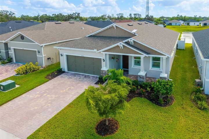 Property Photo: 3422 74th Avenue Circle E FL 34243