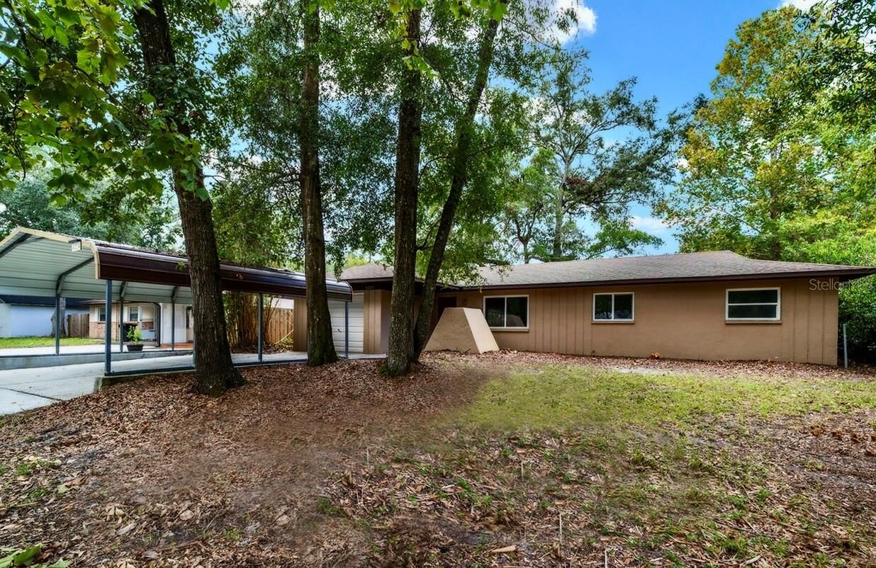 Property Photo: 4224 NW 20th Drive FL 32605