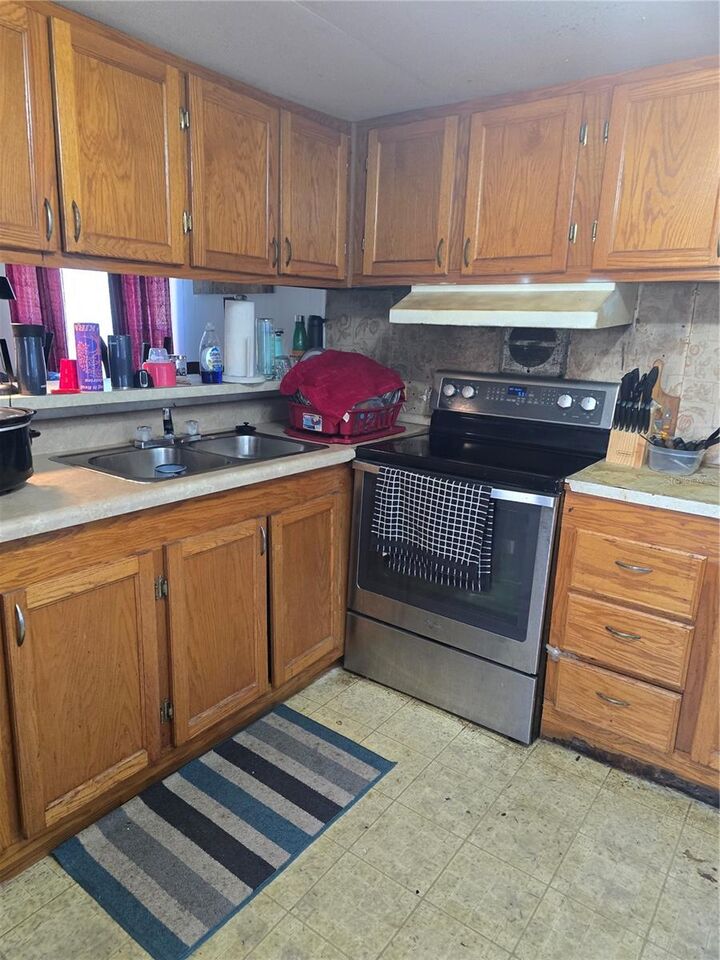 Property Photo: 513 Smith Road FL 33868