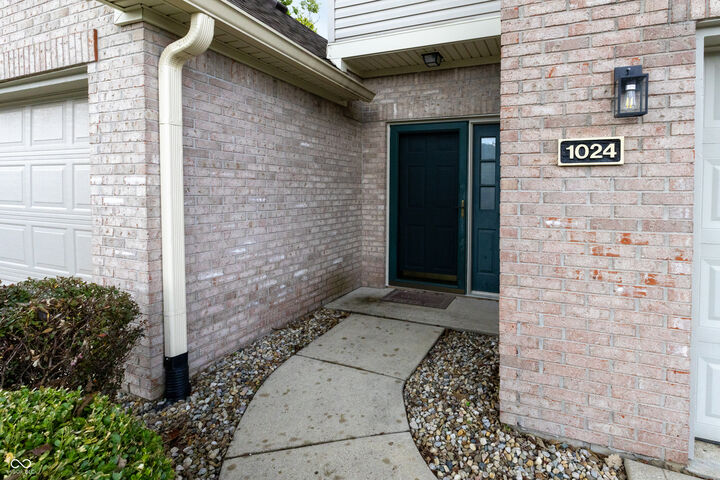 Property Photo:  1024 S Montgomery Drive  IN 46143 