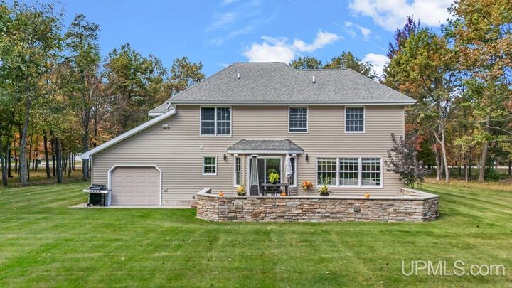 Property Photo:  7794 N Lake Bluff 0.5 Dr Avenue  MI 49837 